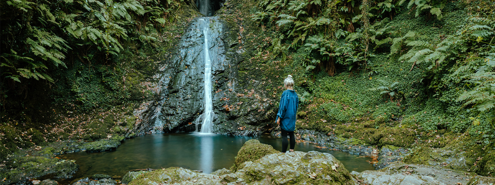 A girl in one of the Island's glens, Spooyt Vane